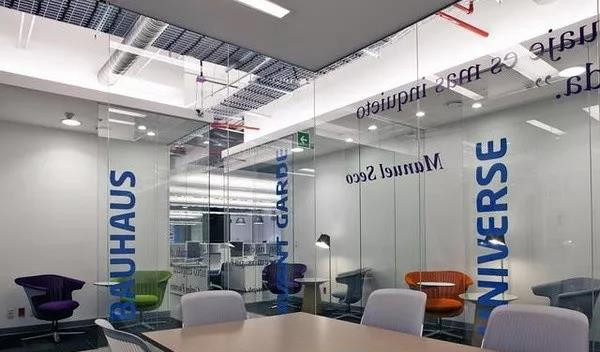 辦公室為何喜歡用密封固化劑地坪施工打造出獨特的裝修風格？